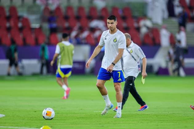 Yokohama F. Marinos vs Al-Nassr - AFC Champions League Elite Quarter Finals JEDDAH, SAUDI ARABIA - April 26: Cristiano Ronaldo of Team Al-Nassr FC warms up prior to the AFC Champions League Elite Quarter Finals match between Yokohama F. Marinos and Al-Nassr FC at Prince Abdullah Al Faisal Stadium on April 26, 2025 in Jeddah, Saudi Arabia. Jeddah Saudi Arabia Copyright: xAbdullahxAhmedx