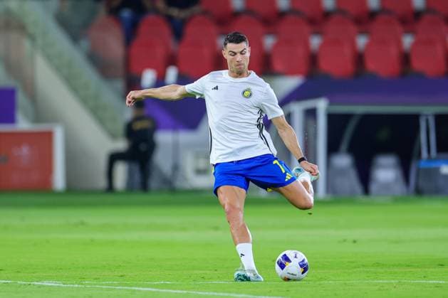 Yokohama F. Marinos vs Al-Nassr - AFC Champions League Elite Quarter Finals JEDDAH, SAUDI ARABIA - April 26: Cristiano Ronaldo of Team Al-Nassr FC warms up prior to the AFC Champions League Elite Quarter Finals match between Yokohama F. Marinos and Al-Nassr FC at Prince Abdullah Al Faisal Stadium on April 26, 2025 in Jeddah, Saudi Arabia. Jeddah Saudi Arabia Copyright: xAbdullahxAhmedx