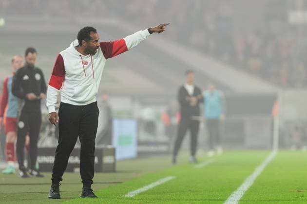 2 Soccer Bundesliga Fortuna Düsseldorf 1895 1 FC Nürnberg 26 04 2025 Daniel Thioune Coach Fortuna Düsseldorf gestures 2 Soccer Bundesliga, Fortuna Düsseldorf 1895 1 FC Nürnberg, Düsseldorf, Merkur Spiel Arena on 26 04 2025 DFL REGULATIONS PROHIBIT ANY USE OF PHOTOGRAPHS AS IMAGE SEQUENCES AND OR QUASI VIDEO Copyright: xBEAUTIFULxSPORTS Wunderlx