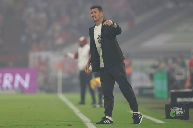 Coach Miroslav Klose 1 FC Nuremberg gestures during the 2 Bundesliga match between Fortuna Düsseldorf and 1 FC Nuremberg at Merkur Spiel Arena on April 26, 2025 in Düsseldorf, Germany Photo by Oliver Kaelke DeFodi Images Trainer Miroslav Klose 1 FC Nürnberg gestures during the 2 Bundesliga match between Fortuna Düsseldorf and 1 FC Nürnberg at Merkur Spiel Arena on April 26, 2025 in Düsseldorf, Germany Photo by Oliver Kaelke DeFodi Images DFB DFL REGULATIONS PROHIBIT ANY USE OF PHOTOGRAPHS AS IMAGE SEQUENCES AND OR QUASI VIDEO Photo by Oliver Kaelke DeFodi Images
