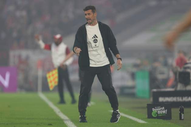 Coach Miroslav Klose 1 FC Nuremberg gestures during the 2 Bundesliga match between Fortuna Düsseldorf and 1 FC Nuremberg at Merkur Spiel Arena on April 26, 2025 in Düsseldorf, Germany Photo by Oliver Kaelke DeFodi Images Trainer Miroslav Klose 1 FC Nürnberg gestures during the 2 Bundesliga match between Fortuna Düsseldorf and 1 FC Nürnberg at Merkur Spiel Arena on April 26, 2025 in Düsseldorf, Germany Photo by Oliver Kaelke DeFodi Images DFB DFL REGULATIONS PROHIBIT ANY USE OF PHOTOGRAPHS AS IMAGE SEQUENCES AND OR QUASI VIDEO Photo by Oliver Kaelke DeFodi Images