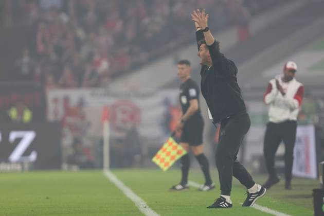 Coach Miroslav Klose 1 FC Nuremberg gestures during the 2 Bundesliga match between Fortuna Düsseldorf and 1 FC Nuremberg at Merkur Spiel Arena on April 26, 2025 in Düsseldorf, Germany Photo by Oliver Kaelke DeFodi Images Trainer Miroslav Klose 1 FC Nürnberg gestures during the 2 Bundesliga match between Fortuna Düsseldorf and 1 FC Nürnberg at Merkur Spiel Arena on April 26, 2025 in Düsseldorf, Germany Photo by Oliver Kaelke DeFodi Images DFB DFL REGULATIONS PROHIBIT ANY USE OF PHOTOGRAPHS AS IMAGE SEQUENCES AND OR QUASI VIDEO Photo by Oliver Kaelke DeFodi Images