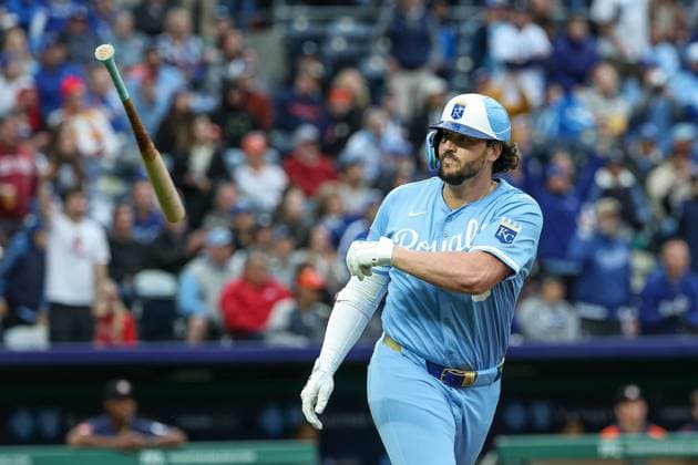 MLB, Baseball Herren, USA 2025: Astros Vs Royals APR 26 April 26, 2025: Kansas City Royals designated hitter Vinnie Pasquantino (9) tosses his bat to the side after hitting a solo home run during the fifth inning against the Houston Astros at Kauffman Stadium in Kansas City, MO. David Smith CSM (Credit Image: Â David Smith Cal Media) Kansas City Mo United States of America EDITORIAL USE ONLY Copyright: xx ZUMA-20250426_zma_c04_174.jpg DavidxSmithx csmphotothree378702