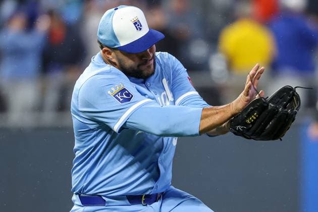 MLB, Baseball Herren, USA 2025: Astros Vs Royals APR 26 April 26, 2025: Kansas City Royals relief pitcher Carlos Estevez (53) reacts to the Royals 2-0 win over the Astros at Kauffman Stadium in Kansas City, MO. David Smith CSM (Credit Image: Â David Smith Cal Media) Kansas City Mo United States of America EDITORIAL USE ONLY Copyright: xx ZUMA-20250426_zma_c04_383.jpg DavidxSmithx csmphotothree378908