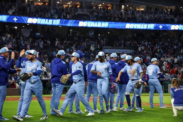 MLB, Baseball Herren, USA 2025: Astros Vs Royals APR 26 April 26, 2025: Kansas City Royals players react to their 2-0 win over the Astros at Kauffman Stadium in Kansas City, MO. David Smith CSM (Credit Image: Â David Smith Cal Media) Kansas City Mo United States of America EDITORIAL USE ONLY Copyright: xx ZUMA-20250426_zma_c04_381.jpg DavidxSmithx csmphotothree378910