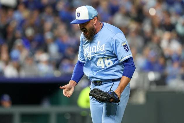MLB, Baseball Herren, USA 2025: Astros Vs Royals APR 26 April 26, 2025: Kansas City Royals relief pitcher John Schreiber (46) reacts to a strike out during the eighth inning against the Houston Astros at Kauffman Stadium in Kansas City, MO. David Smith CSM (Credit Image: Â David Smith Cal Media) Kansas City Mo United States of America EDITORIAL USE ONLY Copyright: xx ZUMA-20250426_zma_c04_398.jpg DavidxSmithx csmphotothree378919