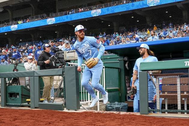MLB, Baseball Herren, USA 2025: Astros Vs Royals APR 26 April 26, 2025: Kansas City Royals shortstop Bobby Witt Jr. (7) takes the field for a game against the Houston Astros at Kauffman Stadium in Kansas City, MO. David Smith CSM (Credit Image: Â David Smith Cal Media) Kansas City Mo United States of America EDITORIAL USE ONLY Copyright: xx ZUMA-20250426_zma_c04_397.jpg DavidxSmithx csmphotothree378920
