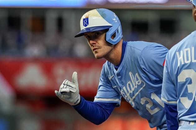 MLB, Baseball Herren, USA 2025: Astros Vs Royals APR 26 April 26, 2025: Kansas City Royals left fielder Mark Canha (21) reacts to his single during the seventh inning against the Houston Astros at Kauffman Stadium in Kansas City, MO. David Smith CSM (Credit Image: Â David Smith Cal Media) Kansas City Mo United States of America EDITORIAL USE ONLY Copyright: xx ZUMA-20250426_zma_c04_391.jpg DavidxSmithx csmphotothree378926