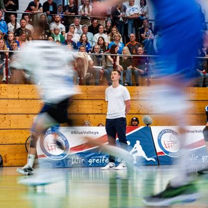 26 04 2025, GER, Volleyball, 2 BL Maenner Sued, Saison 2024 2025, Blue Volleys Gotha Ceratonia Volleys Eltmann Robert Werner Blue Volleys Gotha 99867 Gotha Sporthalle Sportanlage Ernesti Thüringen Germany