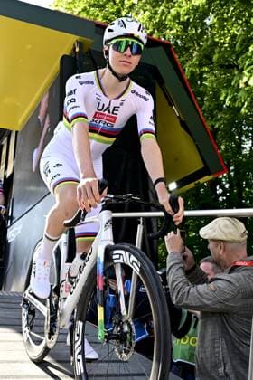 Slovenian Tadej Pogacar of UAE Team Emirates pictured at the start of the men elite race of the Liege-Bastogne-Liege one day cycling event, 252km from Liege, over Bastogne to Liege, Sunday 27 April 2025. MAARTENxSTRAETEMANS  x121970405x