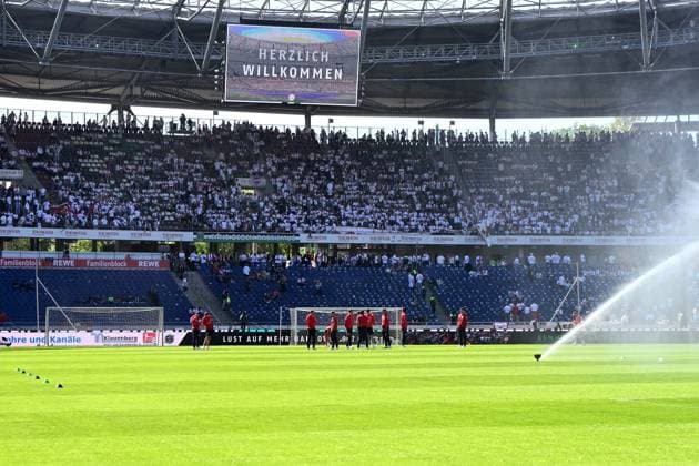 Player 1 FC Koeln during the 2 Bundesliga match between Hannover 96 and 1 FC Köln at Heinz von Heiden Arena on April 27, 2025 in Hanover, Germany Photo by Ralf Treese DeFodi Images Player 1 FC Koeln look on during the 2 Bundesliga match between Hannover 96 and 1 FC Köln at Heinz von Heiden Arena on April 27, 2025 in Hanover, Germany Photo by Ralf Treese DeFodi Images DFB DFL REGULATIONS PROHIBIT ANY USE OF PHOTOGRAPHS AS IMAGE SEQUENCES AND OR QUASI VIDEO Photo by Ralf Treese DeFodi Images