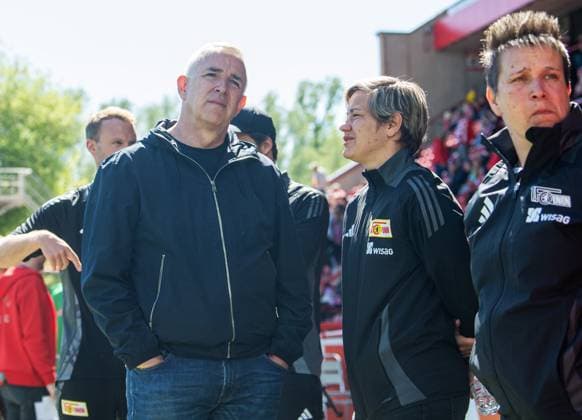 Soccer, Women, Season 2024 2025, 2 Bundesliga 23 Matchday , 1 FC Union Berlin Borussia Mönchengladbach, f l President Dirk Zingler 1 FC Union , Managing Director Professional Soccer Women Jennifer Zietz 1 FC Union , 27 04 2025, Copyright: xSebastianxRäppold MatthiasxKochx