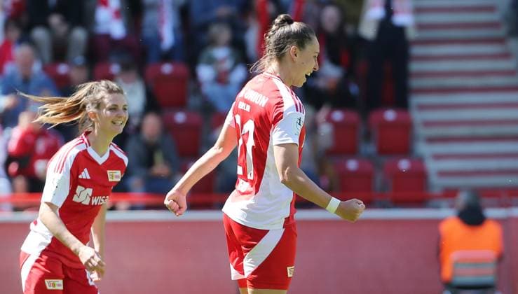 Anna Weiss cheers after 1 0 joy emotion jubilation sport soccer soccer 2 Bundesliga women women season 2024 2025 27 04 2025 1 FC Union Berlin vs Borussia Mönchengladbach BMG DFL regulations prohibit any use of photographs as image sequences and or quasi video