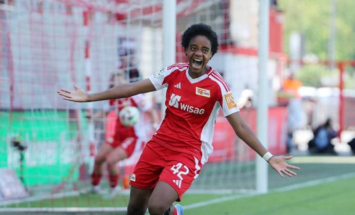 Naika Reissner cheers after 2 0 Joy Emotion Cheering Sport Football Soccer 2 Bundesliga Women Women Season 2024 2025 27 04 2025 1 FC Union Berlin vs Borussia Mönchengladbach BMG DFL regulations prohibit any use of photographs as image sequences and or quasi video