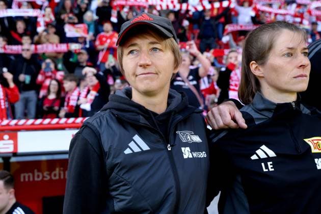 DEU, 2 BL, Frauen, 1 FC Union vs Borussia Moenchengladbach, 27 04 2025, Stadion Alte Foersterei, Berlin, DEU, 2 BL, Frauen, 1 FC Union vs Borussia Moenchengladbach, im Bild Cheftrainerin Ailien Poese 1 FC Union Berlin DFL regulations prohibit any use of Photographs as image sequences and or quasi video nordphotoxGmbHx xEngler nph00076