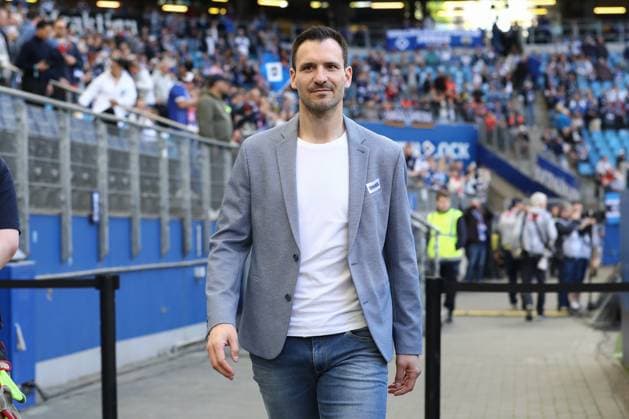 27 04 2025, xtgx, Soccer 2 Bundesliga, Hamburger SV Karlsruher SC emspor, v l Mario Eggimann Karlsruhe, sporting director portrait, portraet, single image DFL DFB REGULATIONS PROHIBIT ANY USE OF PHOTOGRAPHS as IMAGE SEQUENCES and or QUASI VIDEO Hamburg