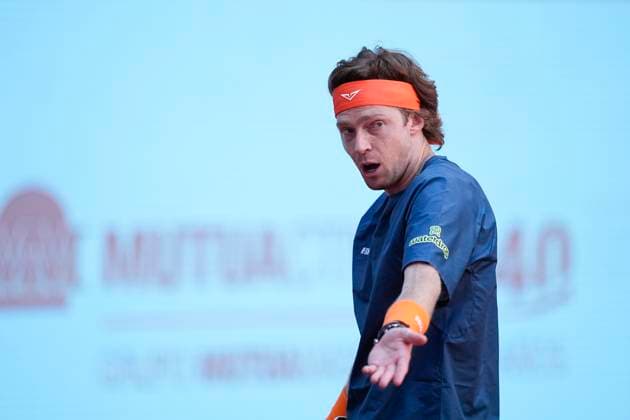 April 27, 2025, Madrid, Madrid, Spain: Andrey Rublev of Russia in action against Aleksander Bublik of Kazakhstan during the Mutua Madrid Open 2025, ATP, Tennis Herren Masters 1000 and WTA, Tennis Damen 1000 tennis tournament, celebrated at Caja Magica on April 27, 2025 in Madrid, Spain. Madrid Spain - ZUMAa181 20250427_zaa_a181_077 Copyright: xOscarxJ.xBarrosox