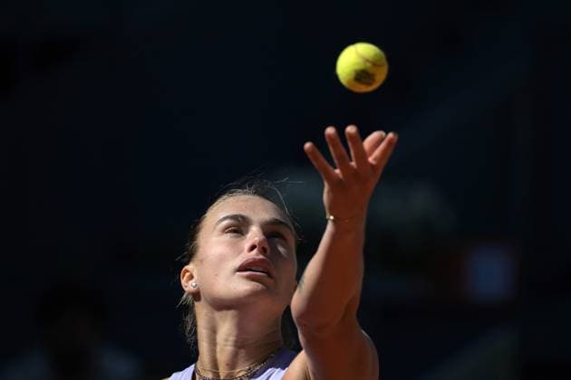 April 27, 2025, Madrid, Madrid, Spain: Belarus Aryna Sabalenka serves to Belgium s Elise Mertens during their 2025 WTA, Tennis Damen Tour Madrid Open tennis tournament third round singles match at the Caja Magica. Sabalenka wins 3-6, 6-2, 6-1. Madrid Spain - ZUMAd308 20250427_zsp_d308_012 Copyright: xJuanxCarlosxLucasx