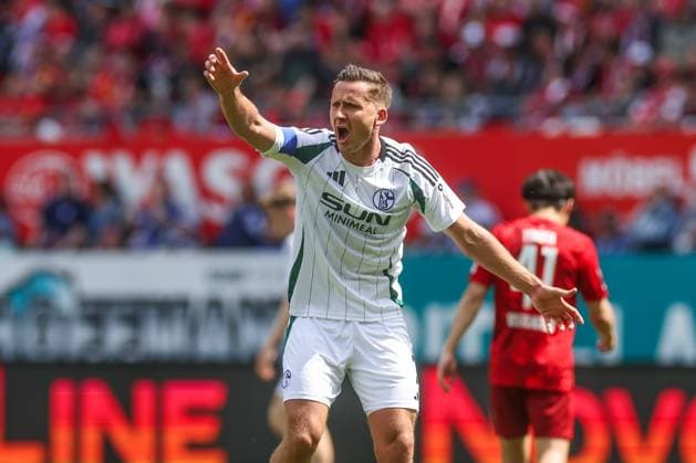 27 04 2025, Football, Season 2024 2025, 2 Bundesliga, Matchday 31, 1 FC Kaiserslautern FC Schalke 04, Paul Seguin FC Schalke 04 Kaiserslautern Fritz Walter Stadion RP Germany xRHR PHOTO TRx Copyright: TimxRehbein RHR-FOTOx RHR-FOTO TR