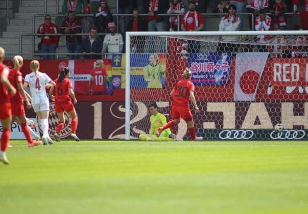 Soccer, Women, Google Pixel Women Bundesliga, Matchday 20, Season 2024 2025, FC Bayern Munich SC Freiburg, Campus 1 1 by Svenja Fölmli Foelmli SC Freiburg , Goal, equalizer, Keeper Ena Mahmutovic FC Bayern Munich sitting on the ground