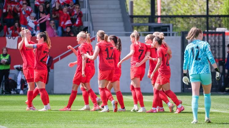 Team FC Bayern Munich Goal for 1 0 at the match FC Bayern Munich v SC Freiburg, Football, Women, Google Pixel Women Bundesliga, 2024 2025, 20 Matchday on 27 04 2025 in Munich, FC Bayern Campus DFL and DFB regulations prohibit any use of photographs as image sequences and or quasi video Bayern Germany