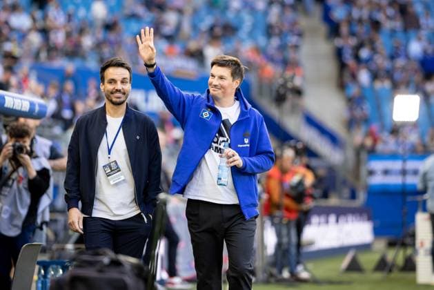 Hamburg, April 27, 2025 Football, 2 Bundesliga 2024 25, Hamburger SV Karlsruher SC Merlin Polzin Hamburger SV, Trainer DFL REGULATIONS PROHIBIT ANY USE OF PHOTOGRAPHS AS IMAGE SEQUENCES AND OR QUASI VIDEO