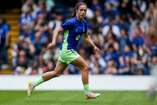 UEFA Women s Champions League Semi-Final Chelsea v Barcelona Aitana Bonmati of Barcelona Femeni warms up prior to the UEFA Women s Champions League Semi-Final match Chelsea vs Barcelona at Stamford Bridge, London, United Kingdom, 27th April 2025 (Photo by Izzy Poles News Images) London Stamford Bridge Greater London United Kingdom Copyright: xIzzyxPoles NewsxImagesx