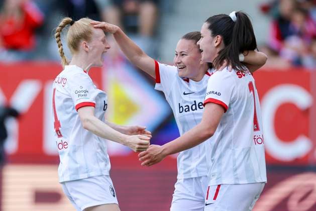 Svenja Foelmli SC Freiburg celebrates after scoring her teams first goal with Meret Felde SC Freiburg and Annabel Schasching SC Freiburg , Google Pixel Frauen Bundesliga, FC Bayern Muenchen vs SC Freiburg, FC Bayern Campus, April 27, 2025 in Munich, Germany Photo by Marco Steinbrenner DeFodi Images Svenja Foelmli SC Freiburg celebrates after scoring her teams first goal with Meret Felde SC Freiburg and Annabel Schasching SC Freiburg , Google Pixel Womens Bundesliga, FC Bayern Muenchen vs SC Freiburg, FC Bayern Campus, April 27, 2025 in Munich, Germany Photo by Marco Steinbrenner DeFodi Images DFB DFL REGULATIONS PROHIBIT ANY USE OF PHOTOGRAPHS AS IMAGE SEQUENCES AND OR QUASI VIDEO