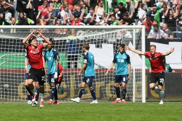 Lars Gindorf Hannover 96 celebrates after scoring his team™s first goal during the 2 Bundesliga match between Hannover 96 and 1 FC Köln at the Heinz von Heiden Arena on April 27, 2025 in Hannover, Germany Germany Photo by Ralf Treese DeFodi Images Lars Gindorf Hannover 96 celebrates after scoring his team™s first goal during the 2 Bundesliga match between Hannover 96 and 1 FC Köln at Heinz von Heiden Arena on April 27, 2025 in Hanover, Germany Photo by Ralf Treese DeFodi Images DFB DFL REGULATIONS PROHIBIT ANY USE OF PHOTOGRAPHS AS IMAGE SEQUENCES AND OR QUASI VIDEO Photo by Ralf Treese DeFodi Images