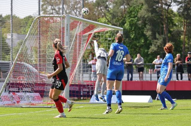 27 04 2025 Soccer Season 2024 2025 2 Women Soccer Bundesliga 23 Matchday 1 FC Nürnberg FCN Club Clubfrauen SV Meppen Sportfoto Zink DaMa xdaxmax Medina Desic 10, 1 FC Nürnberg FCN with header gg Lara Hohm 16, SV Meppen Thea Farwick 1, SV Meppen