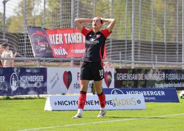 27 04 2025 Soccer Season 2024 2025 2 Womens Soccer Bundesliga 23 Matchday 1 FC Nürnberg FCN Club Clubfrauen SV Meppen Sportfoto Zink DaMa xdaxmax Medina Desic 10, 1 FC Nürnberg FCN disappointed Disappointment after missed chance