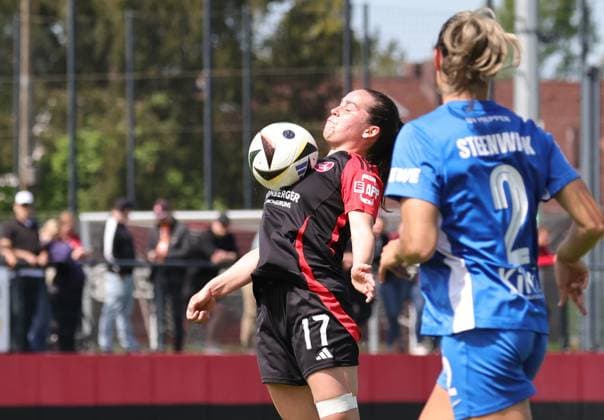 27 04 2025 Soccer Season 2024 2025 2 Women Soccer Bundesliga 23 Matchday 1 FC Nürnberg FCN Club Clubfrauen SV Meppen Sportfoto Zink DaMa xdaxmax Jonna Brengel 17, 1 FC Nürnberg FCN receives ball