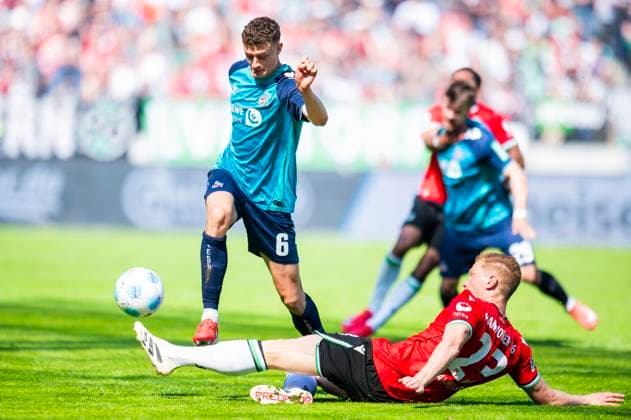 27 04 2025 Soccer, 2024 2025, 2 Bundesliga, 31 Matchday, Hannover 96 1 FC Köln L R Eric Martel Köln , Marcel Halstenberg Hannover DFL REGULATIONS PROHIBIT ANY USE OF PHOTOGRAPHS AS IMAGE SEQUENCES AND OR QUASI VIDEO Hannover Lower Saxony Germany Heinz von Heiden Arena