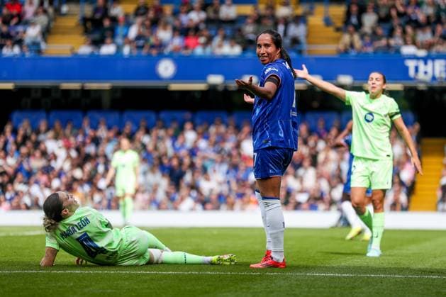 UEFA Women s Champions League Semi-Final Chelsea v Barcelona Myra Ramirez of Chelsea Women reacts during the UEFA Women s Champions League Semi-Final match Chelsea vs Barcelona at Stamford Bridge, London, United Kingdom, 27th April 2025 (Photo by Izzy Poles News Images) London Stamford Bridge Greater London United Kingdom Copyright: xIzzyxPoles NewsxImagesx