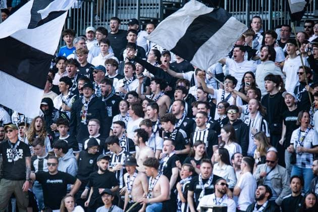 FOOTBALL : SCO Angers vs Lille OSC - Ligue 1 - JournÃ e 31 - 27 04 2025 Supporters du Angers SCO - Ambiance AngersFrance  Copyright: xBaptistexAutissierx