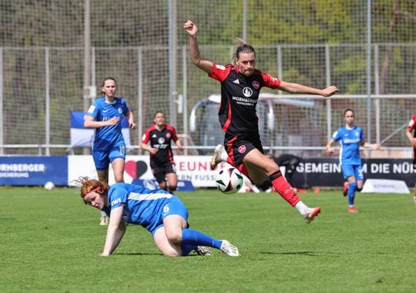 27 04 2025 Soccer Season 2024 2025 2 Women Soccer Bundesliga 23 Matchday 1 FC Nürnberg FCN Club Clubfrauen SV Meppen Sportfoto Zink DaMa xdaxmax Lena Maria Göppel Goeppel 5, SV Meppen Medina Desic 10, 1 FC Nürnberg FCN