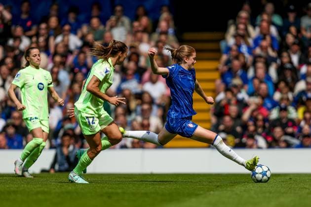UEFA Women s Champions League Semi-Final Chelsea v Barcelona Sjoeke Nusken of Chelsea Women shoots during the UEFA Women s Champions League Semi-Final match Chelsea vs Barcelona at Stamford Bridge, London, United Kingdom, 27th April 2025 (Photo by Izzy Poles News Images) London Stamford Bridge Greater London United Kingdom Copyright: xIzzyxPoles NewsxImagesx