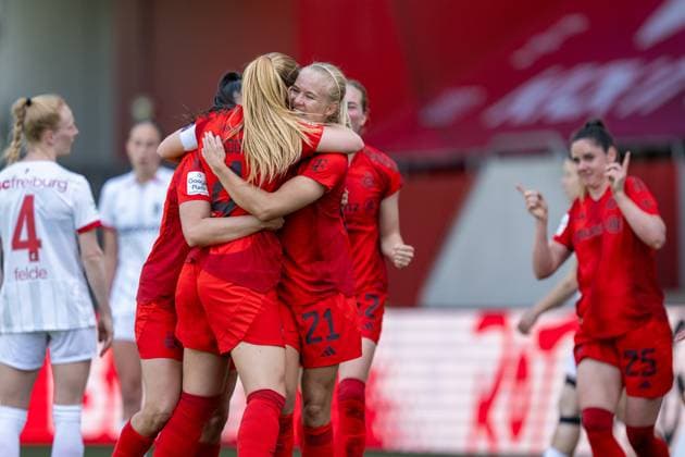 Goal celebration for 3 1 Glodis Perla Viggosdottir 4 FC Bayern Muenchen Frauen , Pernille Harder 21 FC Bayern Muenchen Frauen , FC Bayern Frauen Muenchen vs SC Freiburg, Google Pixel Frauenbundesliga, 20 Spieltag, 27 04 25 DFB regulations prohibit any use of photographs as image sequences and or quasi video kolbert press Muenchen Bayern Germany Copyright: xkolbert-press UlrichxGamelx