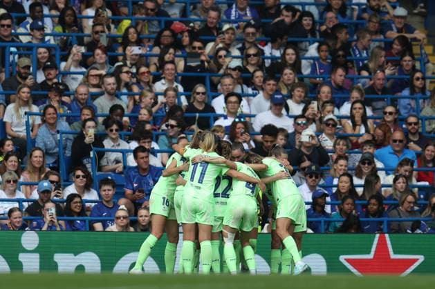 London, England, April 27th 2025: FC Barcelona, Barca players celebrate after a goal scored by Ewa Pajor (17 FC Barcelona) during the UEFA Womens Champions League match between Chelsea and Barcelona at Stamford Bridge in London, England (Alexander Canillas SPP) Copyright: xAlexanderxCanillas SPPx spp-en-AlCa-9U2A4048