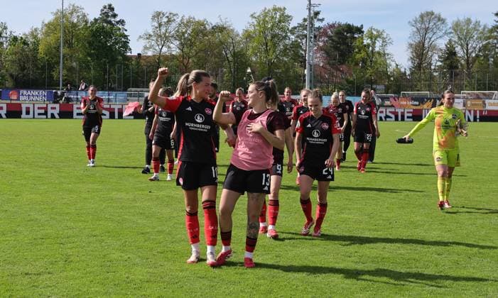 27 04 2025 Soccer Season 2024 2025 2 Women Soccer Bundesliga 23 Matchday 1 FC Nürnberg FCN Club Clubfrauen SV Meppen Sportfoto Zink DaMa xdaxmax Cheering joy after the end of the match Medina Desic 10, 1 FC Nürnberg FCN Lara Felix 13, 1 FC Nürnberg FCN