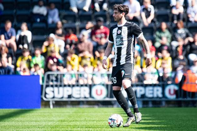 FOOTBALL : SCO Angers vs Lille OSC - Ligue 1 - JournÃ e 31 - 27 04 2025 Florent Hanin (ANGERS SCO) AngersFrance  Copyright: xBaptistexAutissierx