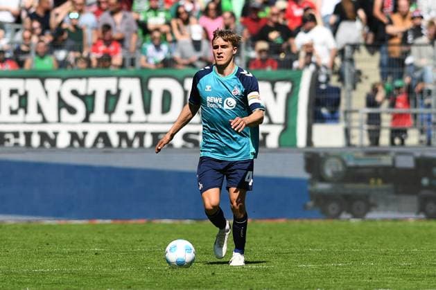 Timo Huebers 1 FC Koeln in action, on the ball, single action during the 2 Bundesliga match between Hannover 96 and 1 FC Köln at Heinz von Heiden Arena on April 27, 2025 in Hannover, Germany, Germany Photo by Ralf Treese DeFodi Images Timo Huebers 1 FC Koeln controls the ball during the 2 Bundesliga match between Hannover 96 and 1 FC Köln at Heinz von Heiden Arena on April 27, 2025 in Hanover, Germany Photo by Ralf Treese DeFodi Images DFB DFL REGULATIONS PROHIBIT ANY USE OF PHOTOGRAPHS AS IMAGE SEQUENCES AND OR QUASI VIDEO Photo by Ralf Treese DeFodi Images