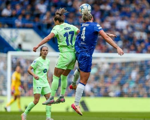 UEFA Women s Champions League Semi-Final Chelsea v Barcelona Millie Bright of Chelsea Women heads the ball during the UEFA Women s Champions League Semi-Final match Chelsea vs Barcelona at Stamford Bridge, London, United Kingdom, 27th April 2025 (Photo by Izzy Poles News Images) London Stamford Bridge Greater London United Kingdom Copyright: xIzzyxPoles NewsxImagesx