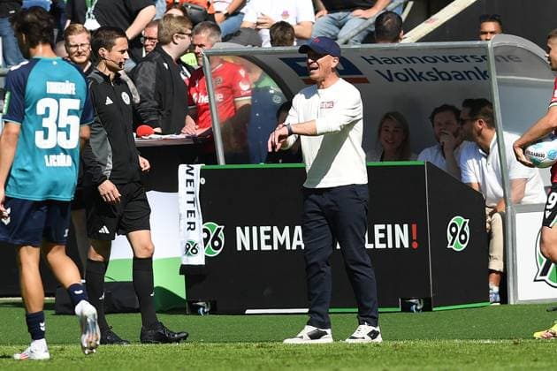 Coach Gerhard Struber 1 FC Koeln gestures during the 2 Bundesliga match between Hannover 96 and 1 FC Köln at Heinz von Heiden Arena on April 27, 2025 in Hanover, Germany, Germany Photo by Ralf Treese DeFodi Images Trainer Gerhard Struber 1 FC Koeln gestures during the 2 Bundesliga match between Hannover 96 and 1 FC Köln at Heinz von Heiden Arena on April 27, 2025 in Hanover, Germany Photo by Ralf Treese DeFodi Images DFB DFL REGULATIONS PROHIBIT ANY USE OF PHOTOGRAPHS AS IMAGE SEQUENCES AND OR QUASI VIDEO Photo by Ralf Treese DeFodi Images