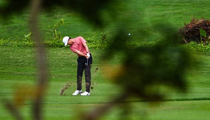 (250427) -- HAIKOU, April 27, 2025 -- Ding Wenyi of China competes during the round 4 at the Hainan Classic golf tournament of the DP World Tour in Haikou, south China s Hainan Province, April 27, 2025. ) (SP)CHINA-HAIKOU-GOLF-DP WORLD TOUR-HAINAN CLASSIC-ROUND 4 (CN) YangxGuanyu 