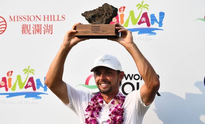 (250427) -- HAIKOU, April 27, 2025 -- Marco Penge of England poses with the trophy during the awarding ceremony of the Hainan Classic golf tournament of the DP World Tour in Haikou, south China s Hainan Province, April 27, 2025. ) (SP)CHINA-HAIKOU-GOLF-DP WORLD TOUR-HAINAN CLASSIC-ROUND 4 (CN) YangxGuanyu 