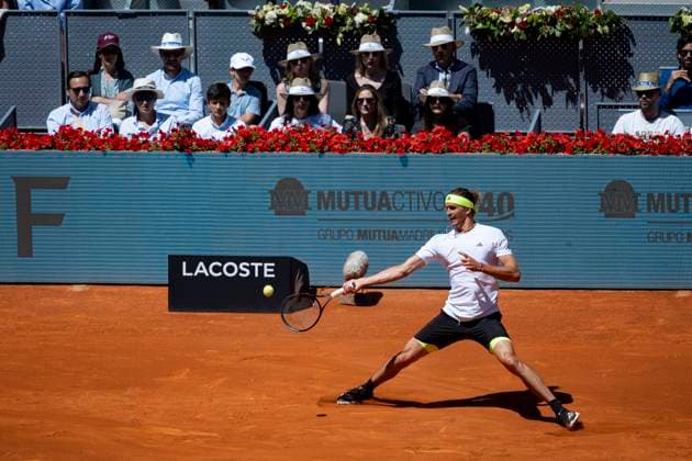 Mutua Madrid Open 2025 Alexander Zverev of Germany plays a forehand against Alejandro Davidovich Fokina of Spain in the Men s Singles Third Round match of the Mutua Madrid Open 2025 tournament celebrated at La Caja Magica on April 27, 2025 in Madrid, Spain. Madrid La Caja Magica Madrid Spain Copyright: xAlbertoxGardinx AGardin_20250427_Mutua_Madrid_Open_0313