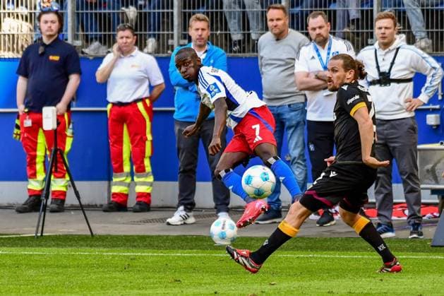 Jean Luc Dompe HSV Sebastian Jung KSC Germany , Hamburg , Volksparkstadion , Football , 2 Bundesliga , Hamburger SV Karlsruher SC