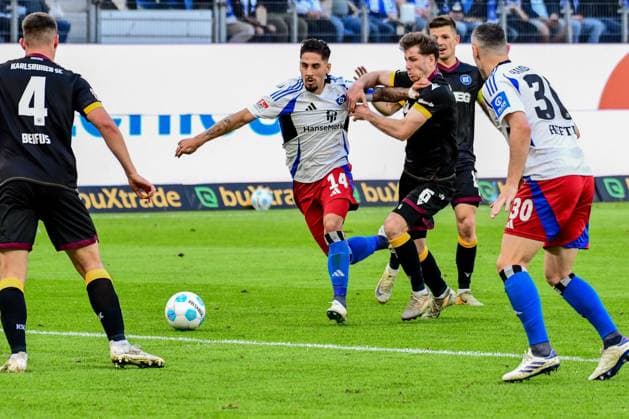 Ludovit Reis HSV Leon Jensen KSC Germany , Hamburg , Volksparkstadion , Football , 2 Bundesliga , Hamburger SV Karlsruher SC