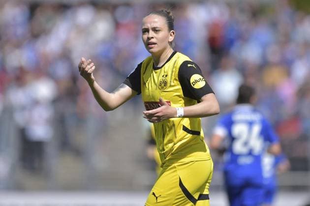 Borussia Dortmund Schalke 04 FOR EDITORIAL PURPOSES ONLY EDITORIAL USE ONLY p Soccer Women Westfalenliga 23 GAME DAY Borussia Dortmund Schalke 04 on 27 04 2025 at Stadion Rote Erde in Dortmund Dana Celine Marquardt Borussia Dortmund Germany Nordrhein Westfalen Dortmund Copyright ThorstenxTillmann Copyright: ThorstenxTillmann doc80e3kflrb42ig7lndrx ,EDITORIAL USE ONLY Copyright: ThorstenxTillmann
